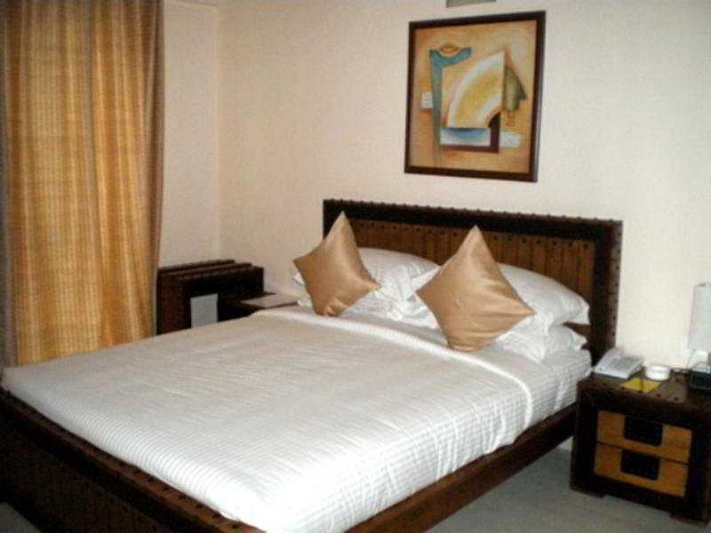 Hotel The Elite Suites Pune Extérieur photo